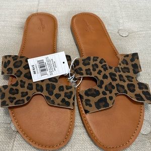 NWT women’s leopard sandals